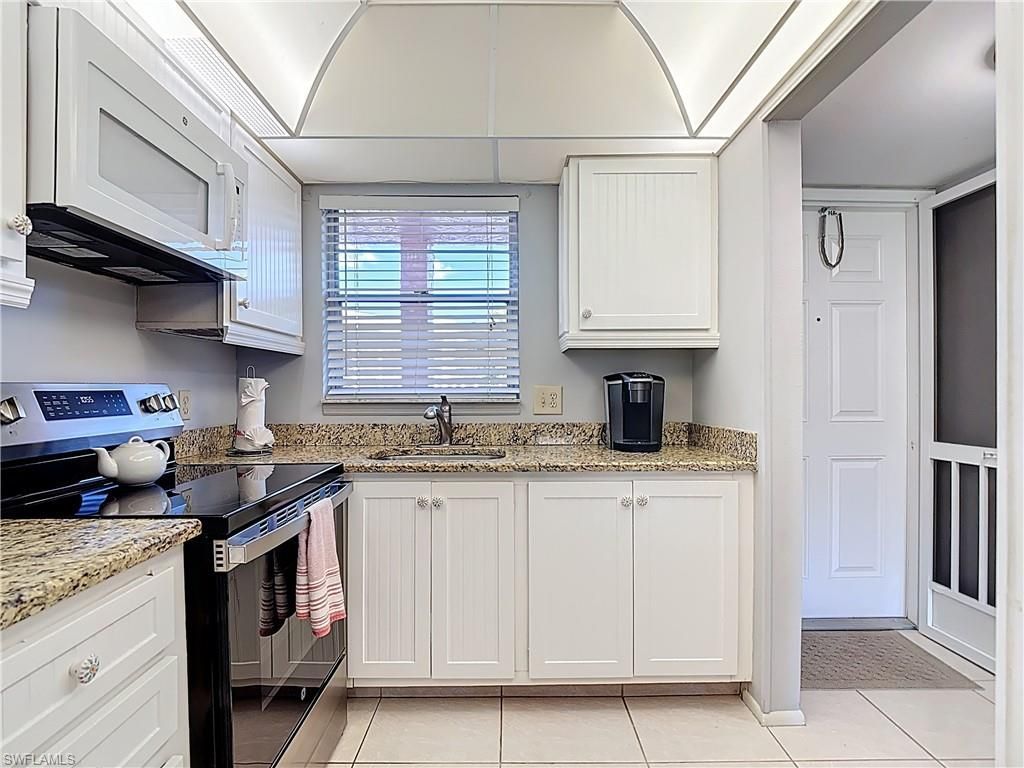 200 Turtle Lake Ct, Unit 109, Naples, FL 34105 Photo