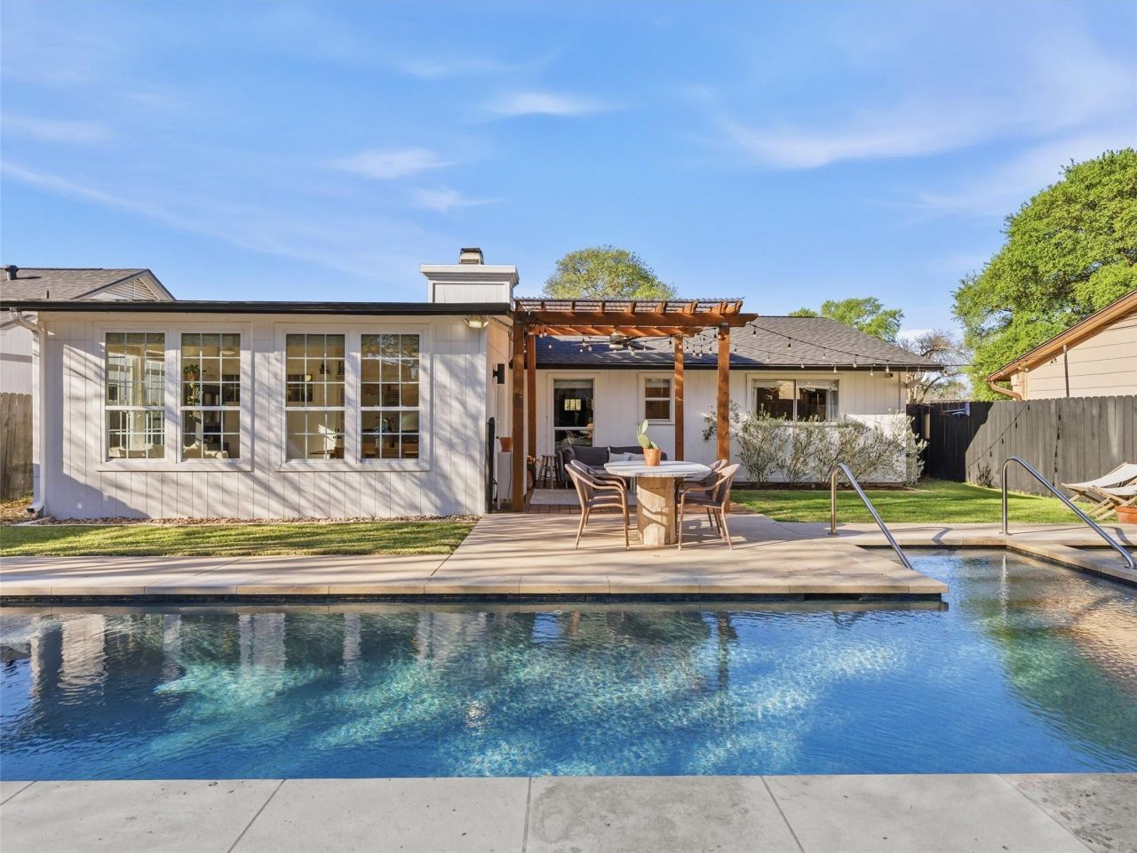 1902 Metairie Cir, Austin, TX 78727 Main Photo