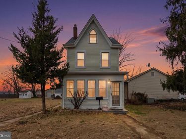 605 BROAD STREET, BEVERLY, NJ 08010