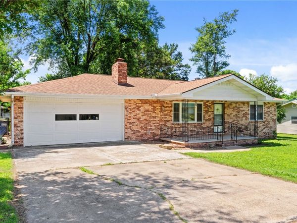 818 Locust Street, Mountain Home, AR 72653