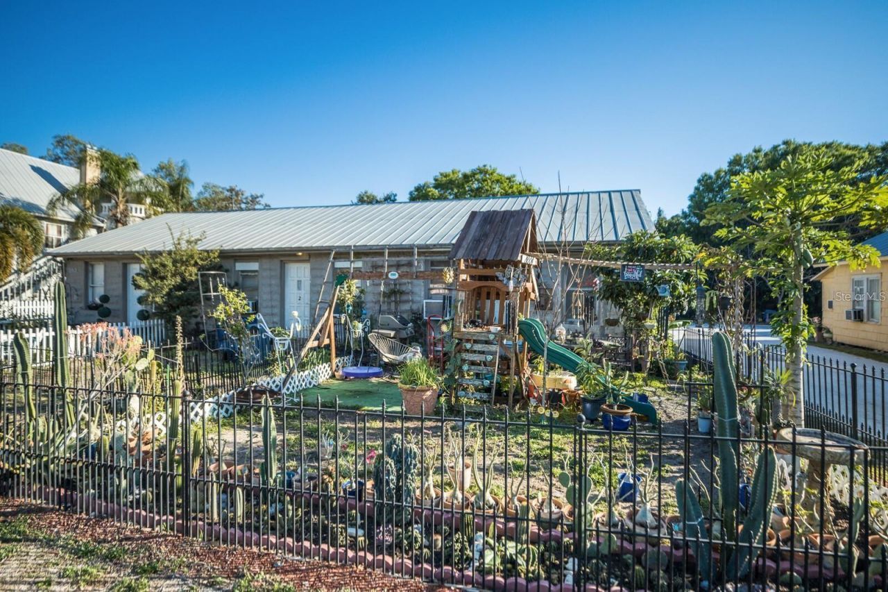 2008 53rd Avenue E, Bradenton, FL 34203 Photo