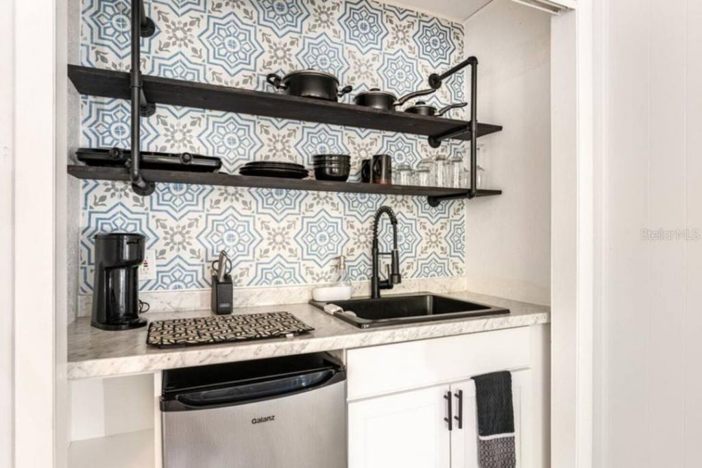 1214 N Pine Hills Road , Orlando, FL 32808 Photo