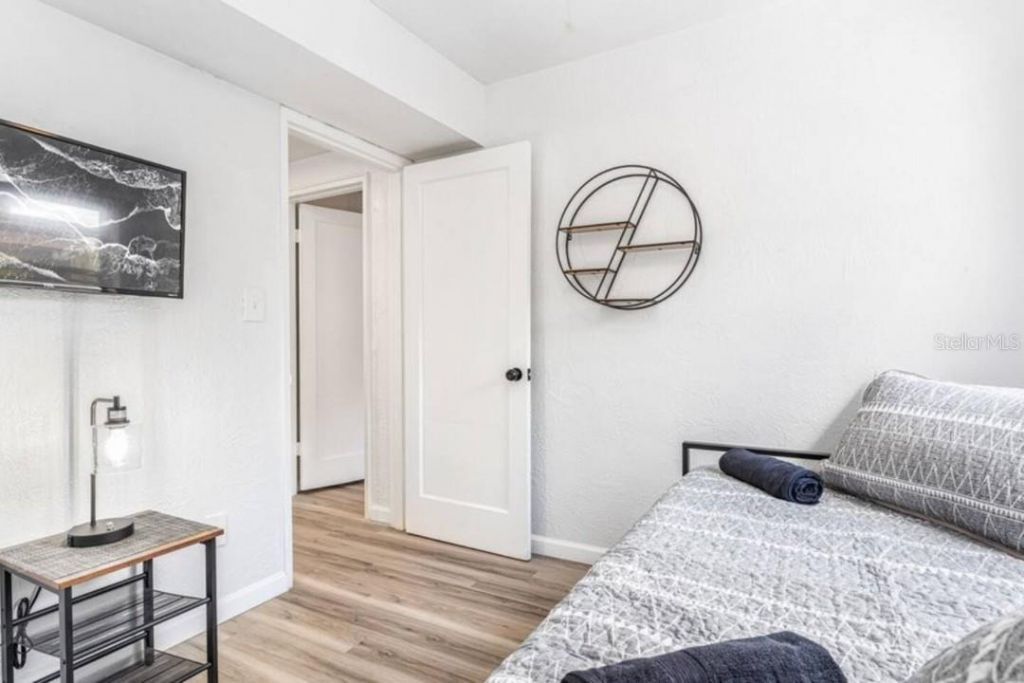 1214 N Pine Hills Road , Orlando, FL 32808 Photo