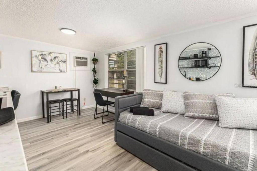 1214 N Pine Hills Road , Orlando, FL 32808 Photo