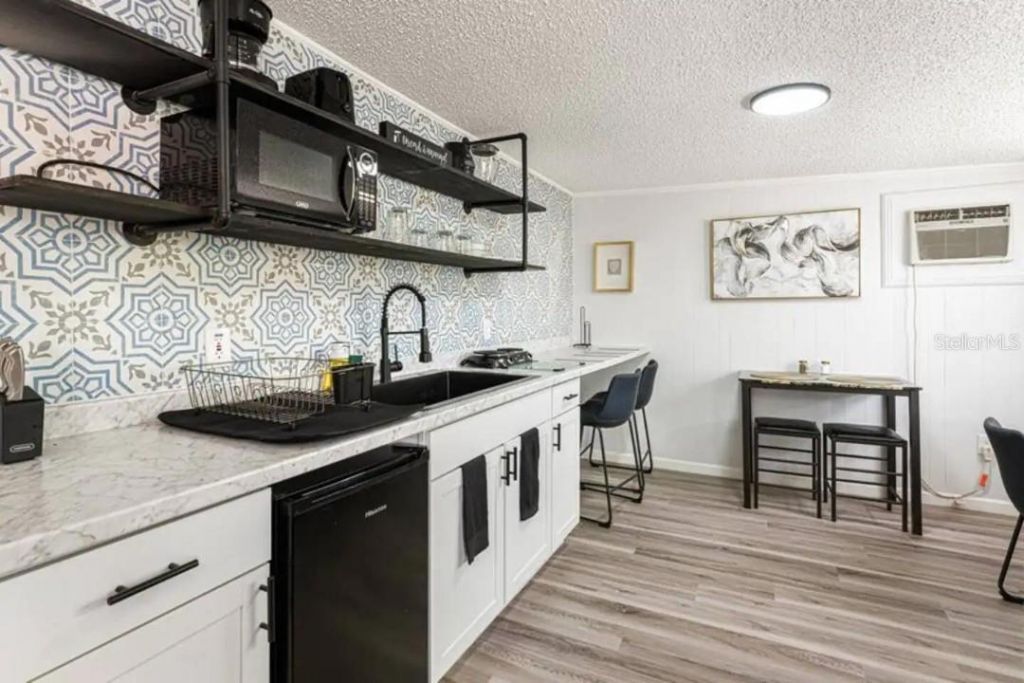 1214 N Pine Hills Road , Orlando, FL 32808 Photo