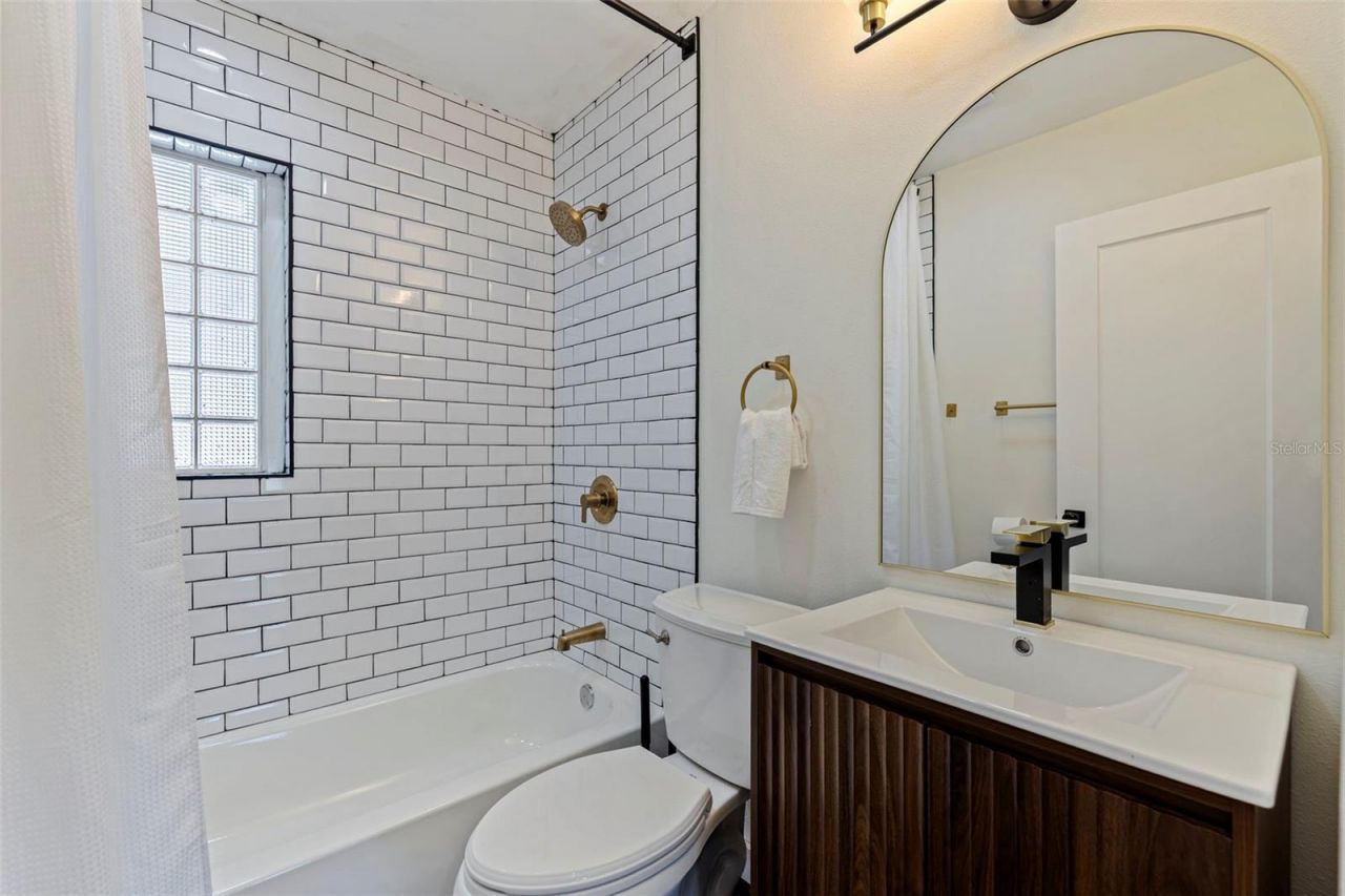 737 62nd Avenue N, Saint Petersburg, FL 33702 Photo