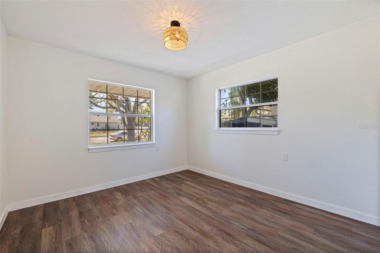 737 62nd Avenue N, Saint Petersburg, FL 33702 Photo