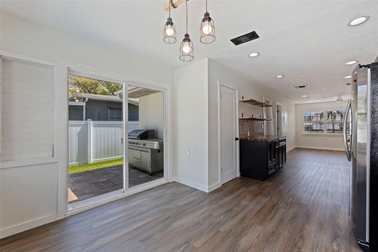 737 62nd Avenue N, Saint Petersburg, FL 33702 Photo