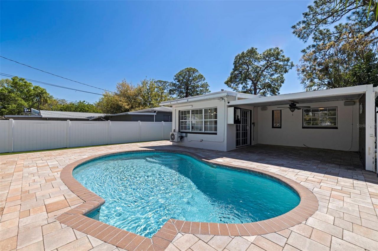 737 62nd Avenue N, Saint Petersburg, FL 33702 Photo