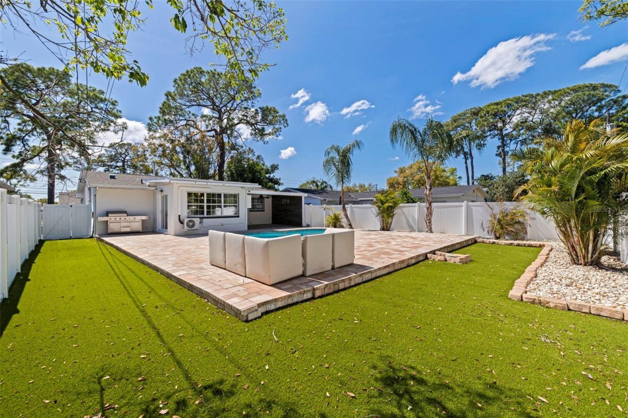 737 62nd Avenue N, Saint Petersburg, FL 33702 Photo