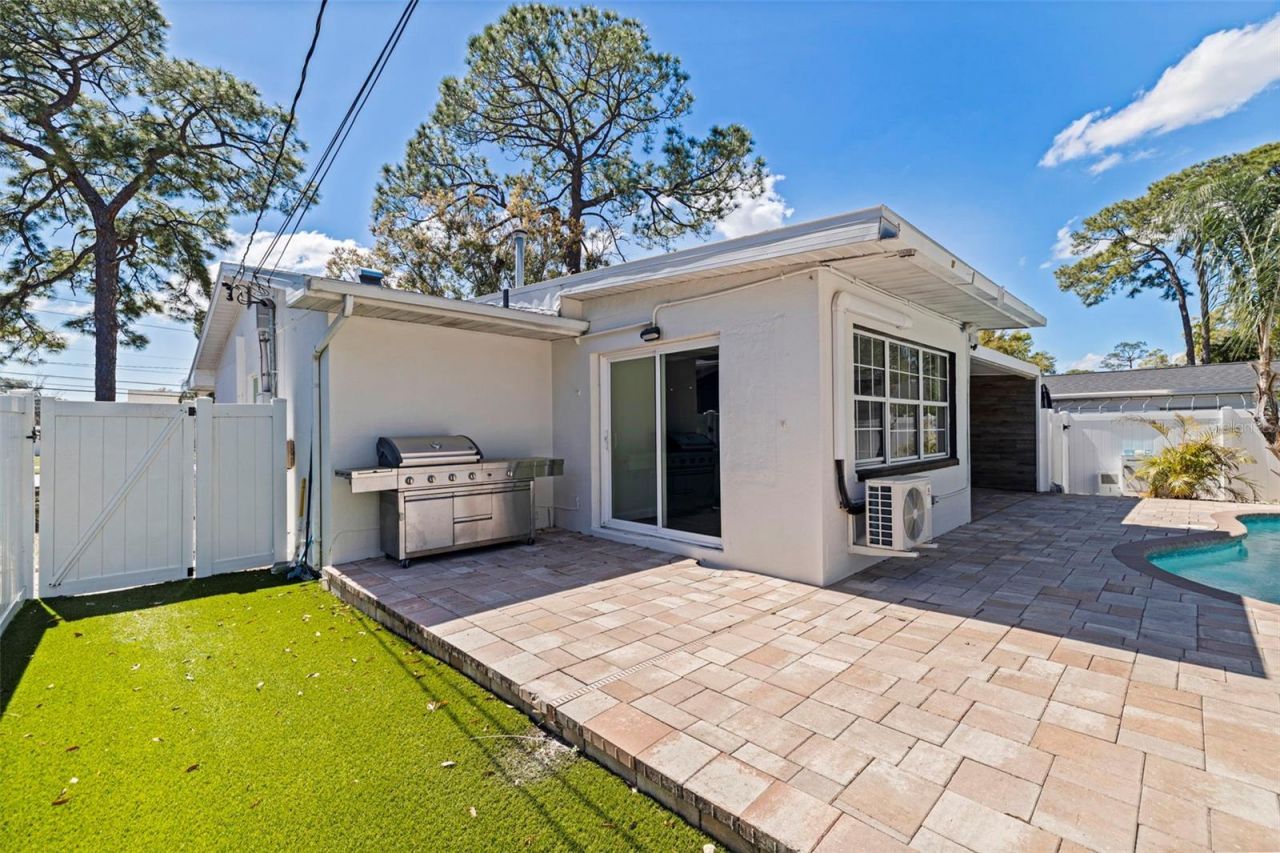 737 62nd Avenue N, Saint Petersburg, FL 33702 Photo