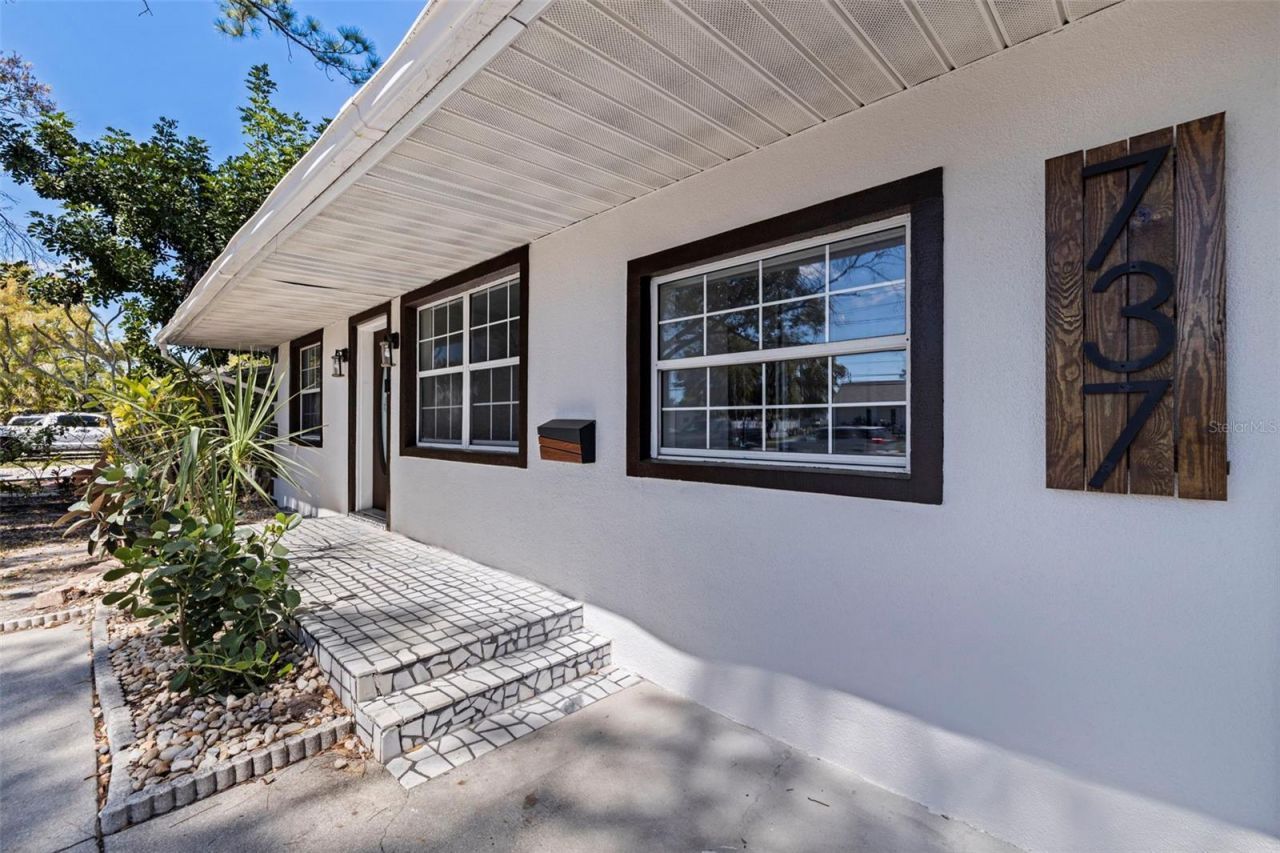 737 62nd Avenue N, Saint Petersburg, FL 33702 Photo