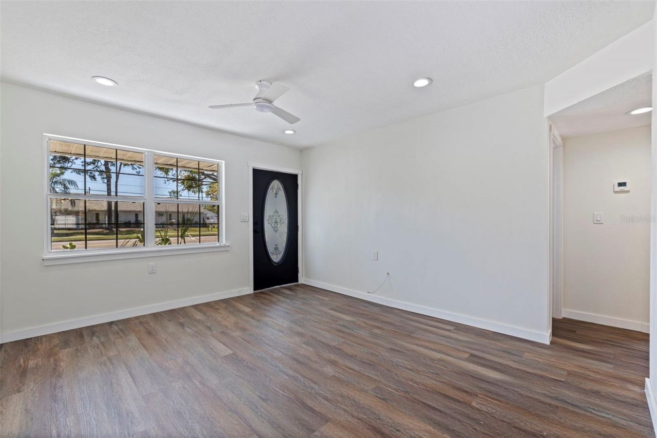 737 62nd Avenue N, Saint Petersburg, FL 33702 Photo