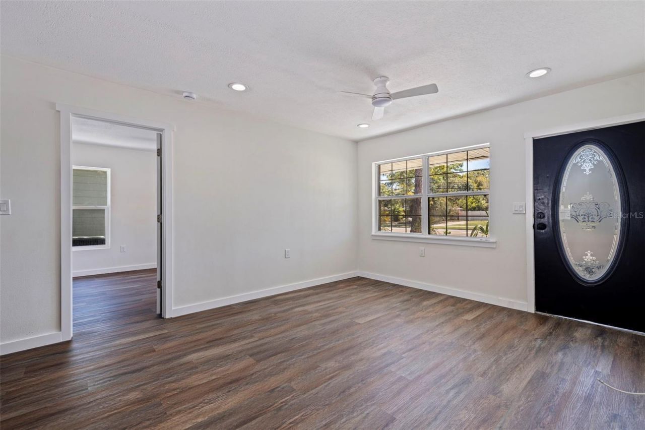 737 62nd Avenue N, Saint Petersburg, FL 33702 Photo