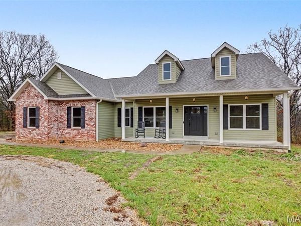 673 W Highway D , Wentzville, MO 63385