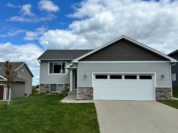 4718 Alan Lane NW, Rochester, MN 55901