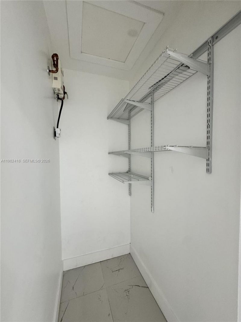 2142 NW 1st St, Unit 2142, Miami, FL 33125 Photo