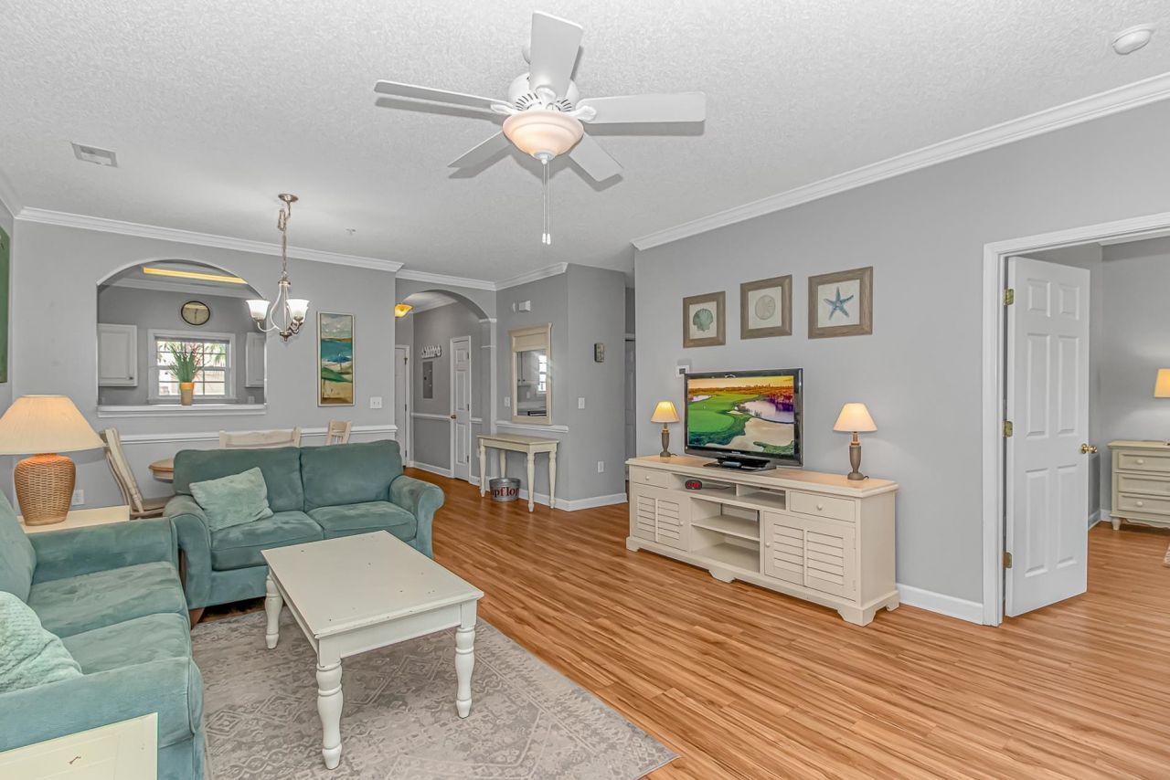 6203 Catalina Dr. Photo 10