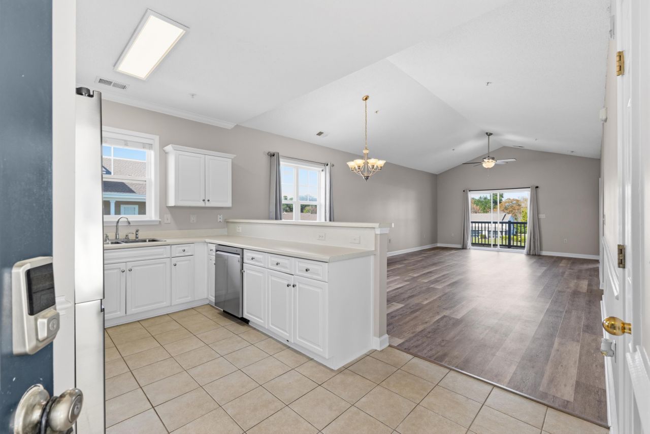 334 Kiskadee Loop Photo 6