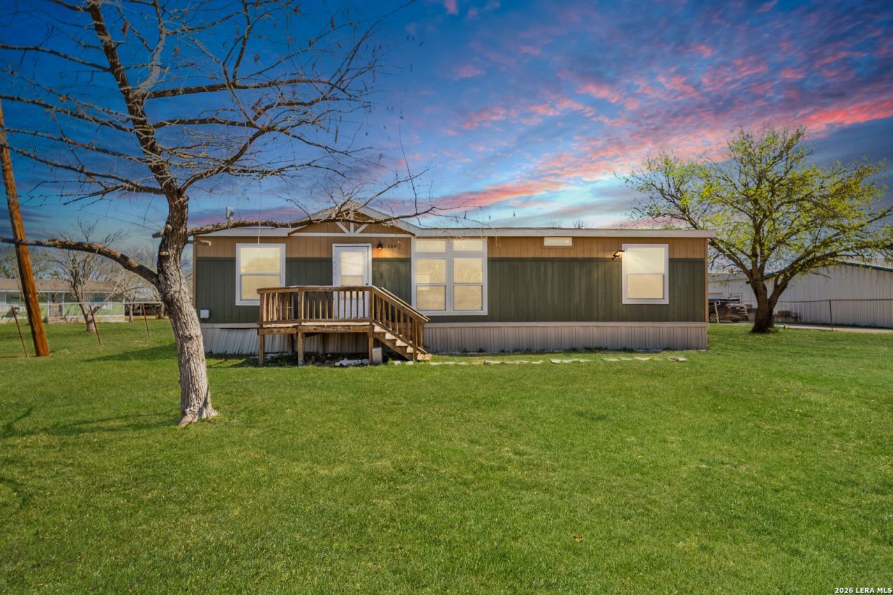 114 County Road 5600, Castroville, TX 78009 Main Photo