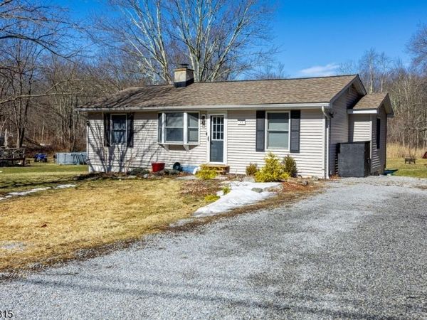 17 Stempert Rd, Frankford, NJ 07826