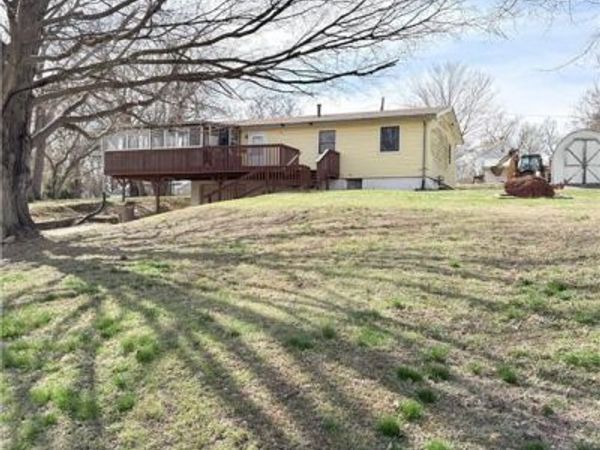 1021 N 8th Street, Atchison, KS 66002
