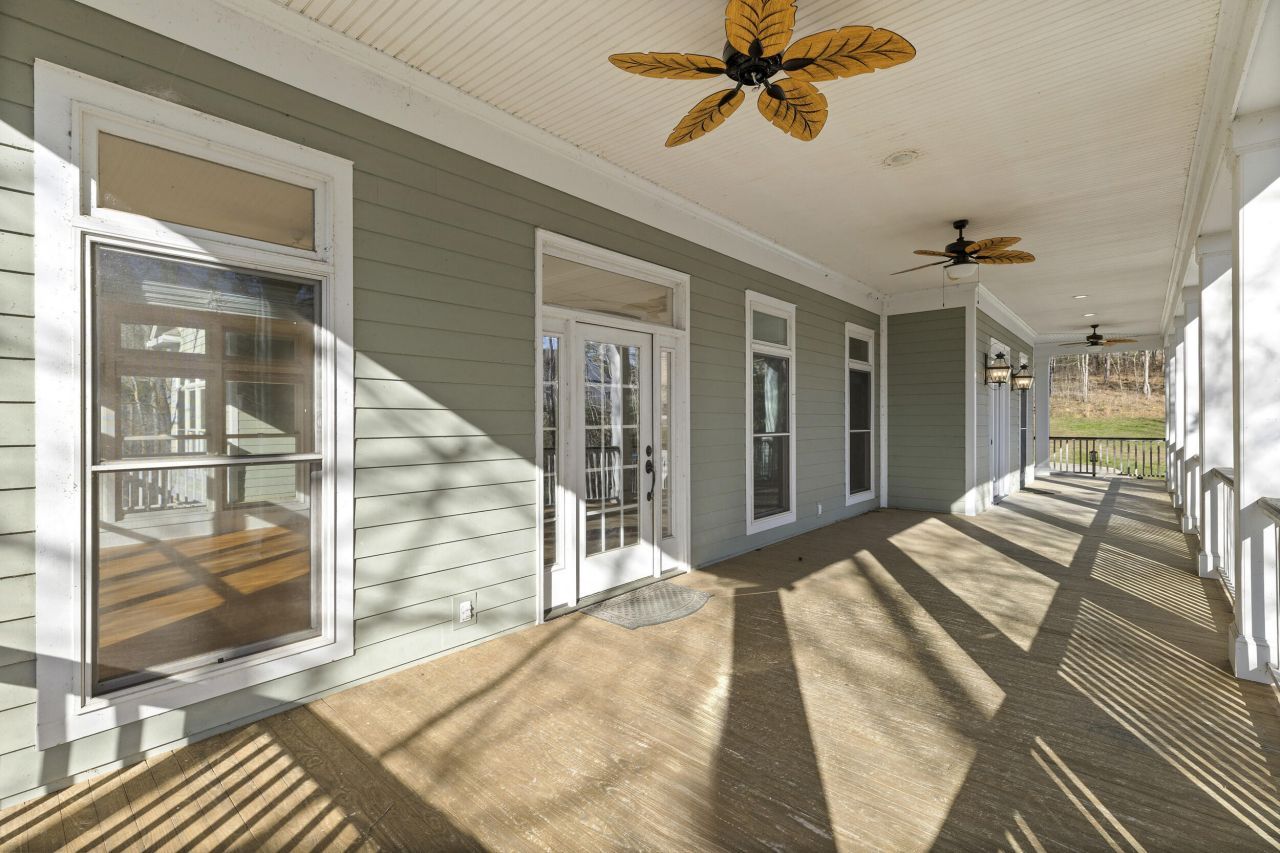 405 Saint Johns Drive Photo 10