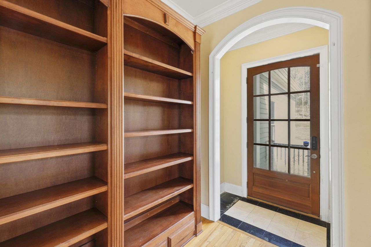 405 Saint Johns Drive Photo 11