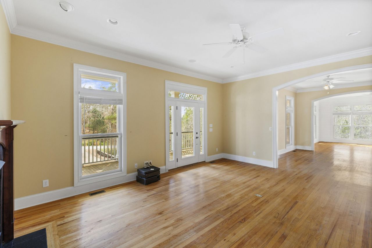 405 Saint Johns Drive Photo 12