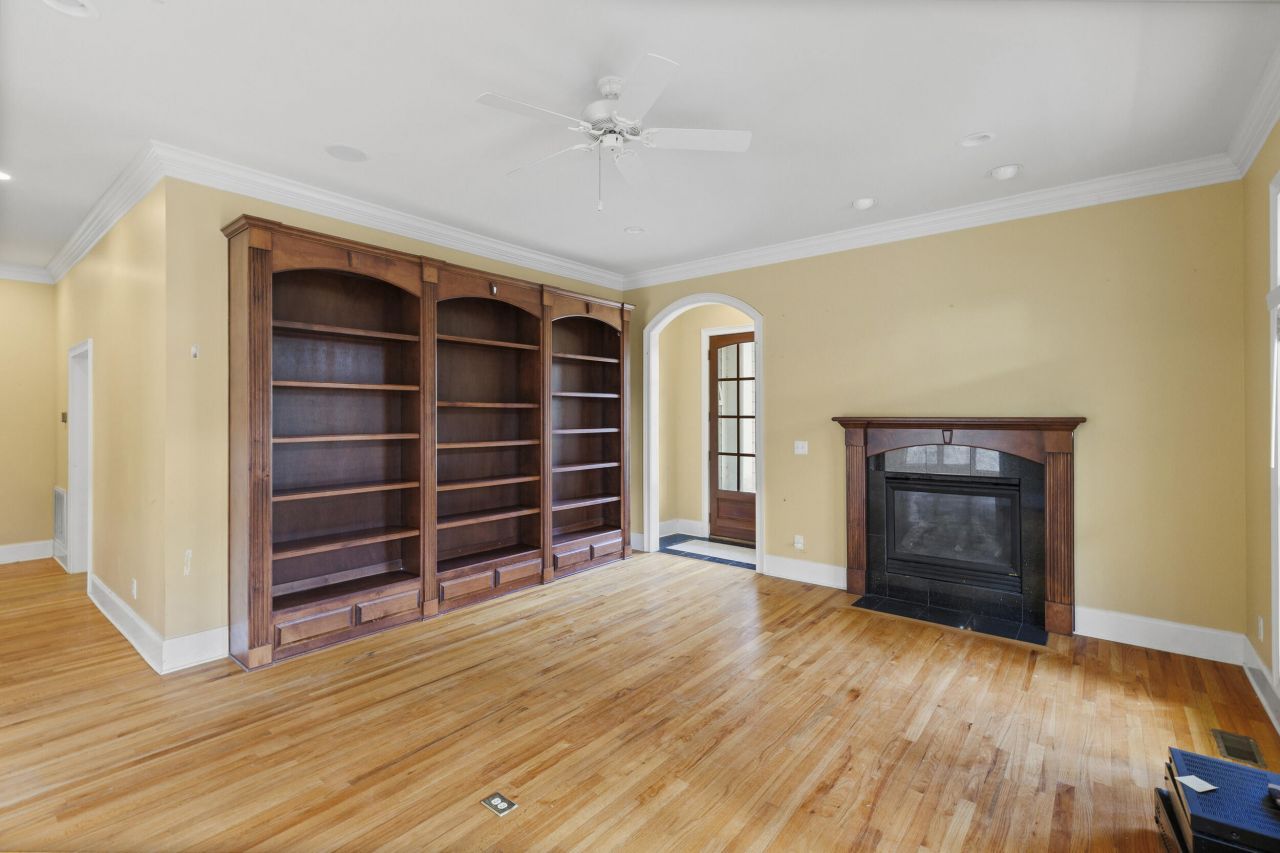 405 Saint Johns Drive Photo 14