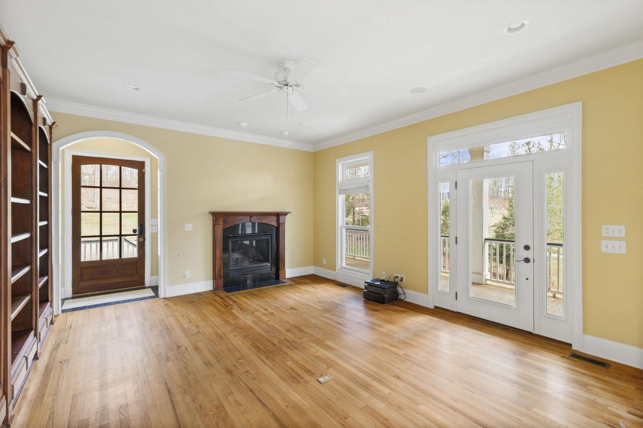 405 Saint Johns Drive Photo 15