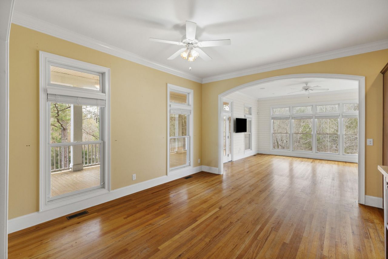 405 Saint Johns Drive Photo 16