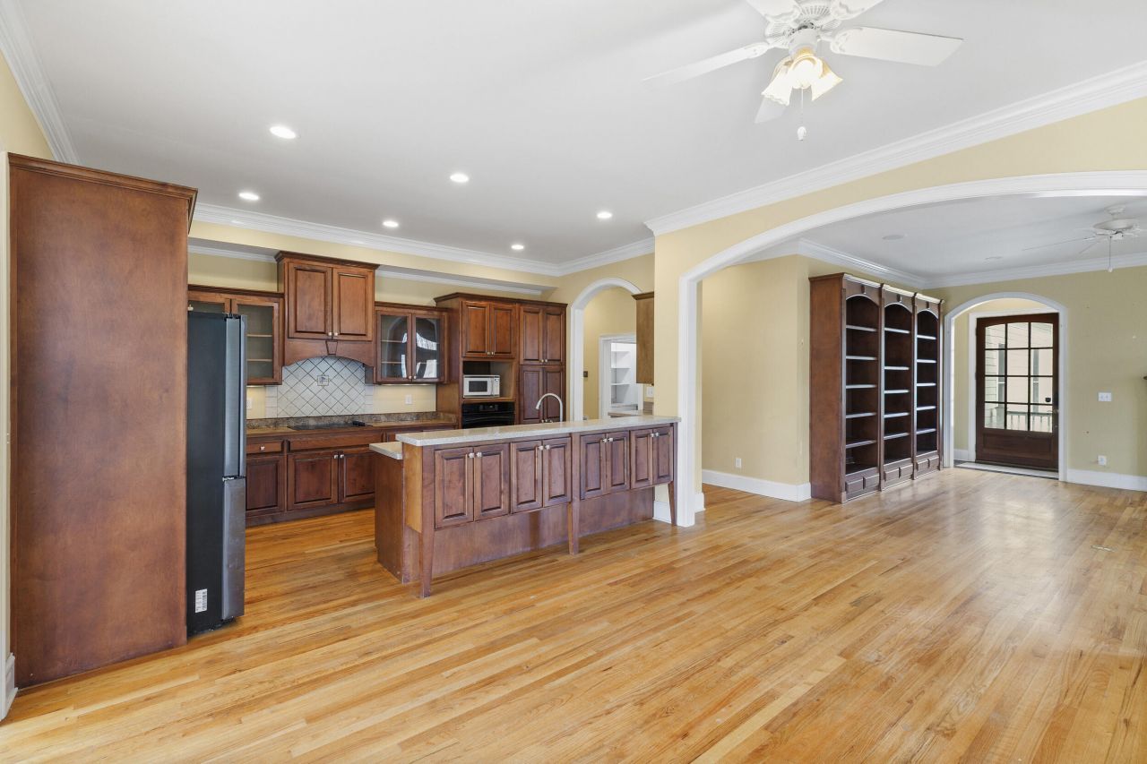 405 Saint Johns Drive Photo 17