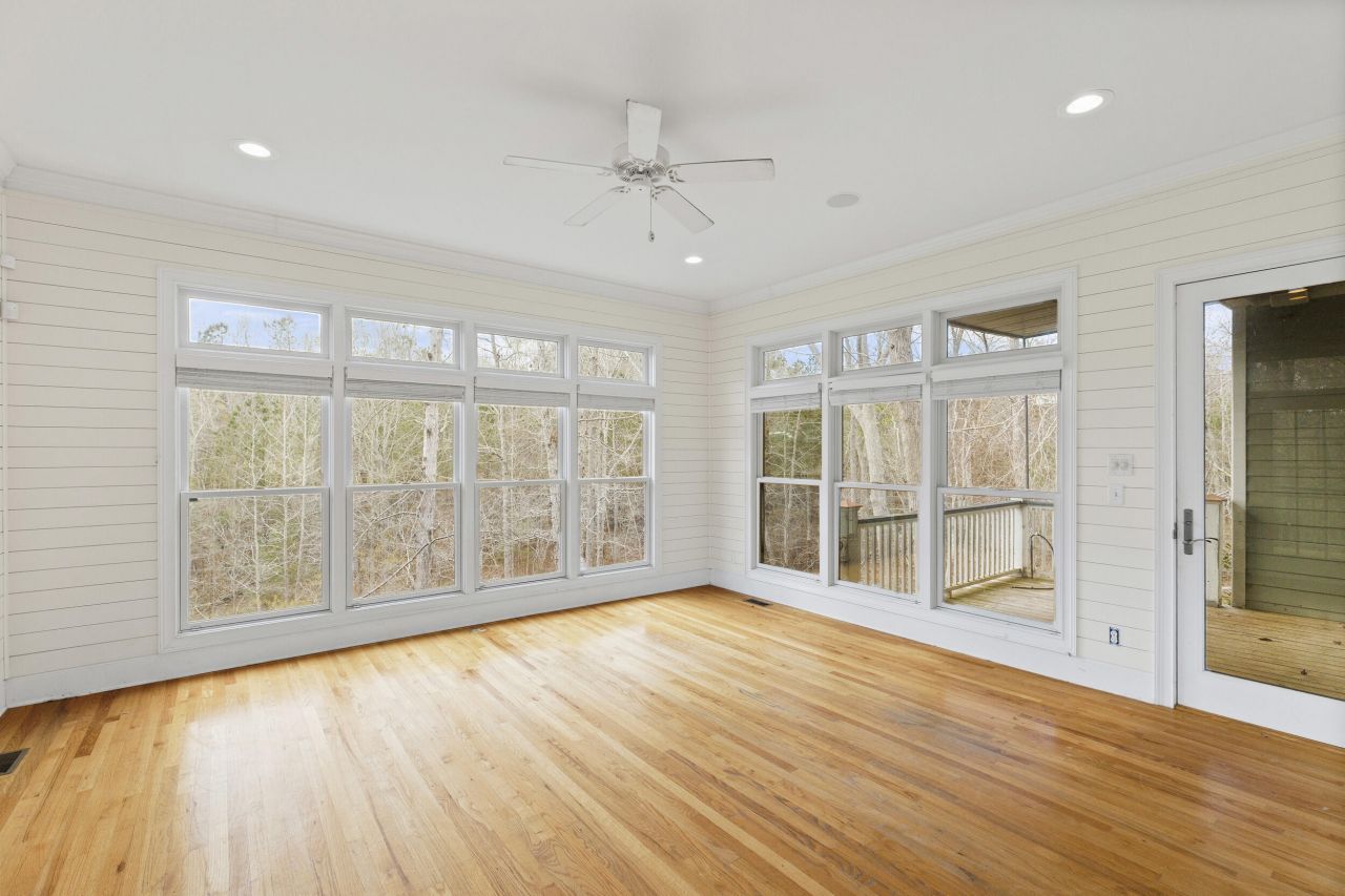 405 Saint Johns Drive Photo 22