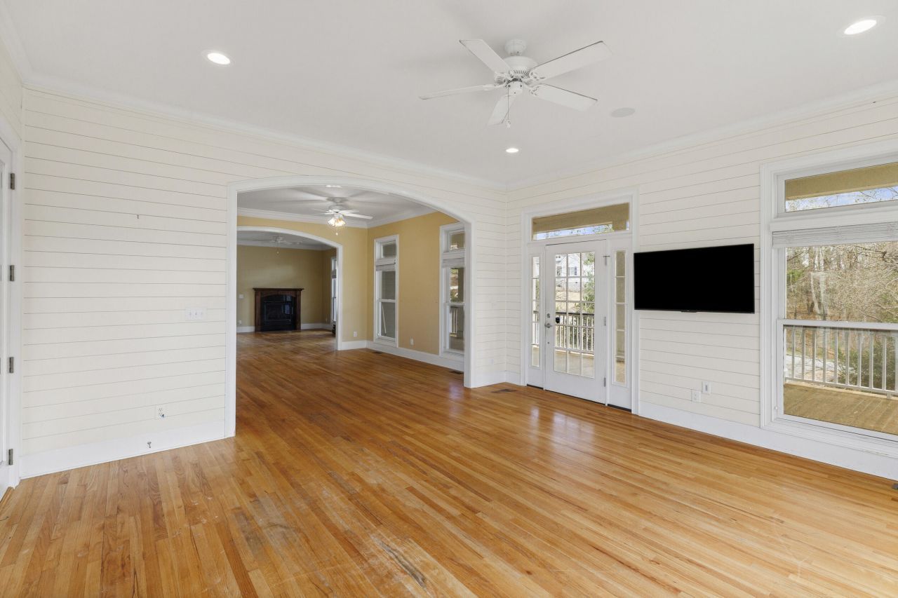 405 Saint Johns Drive Photo 23