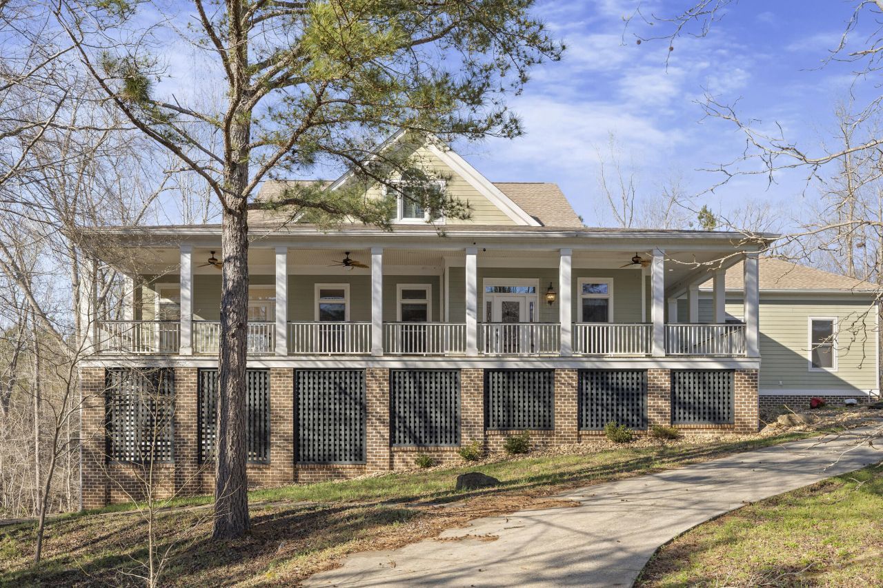 405 Saint Johns Drive Photo 3