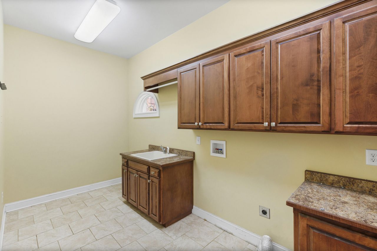 405 Saint Johns Drive Photo 31