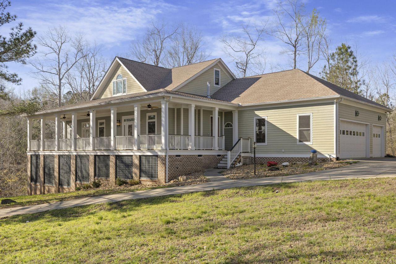 405 Saint Johns Drive Photo 4