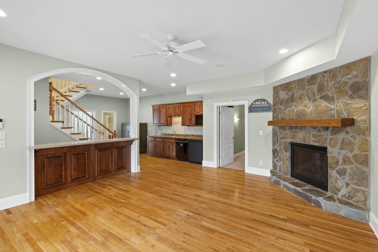 405 Saint Johns Drive Photo 44