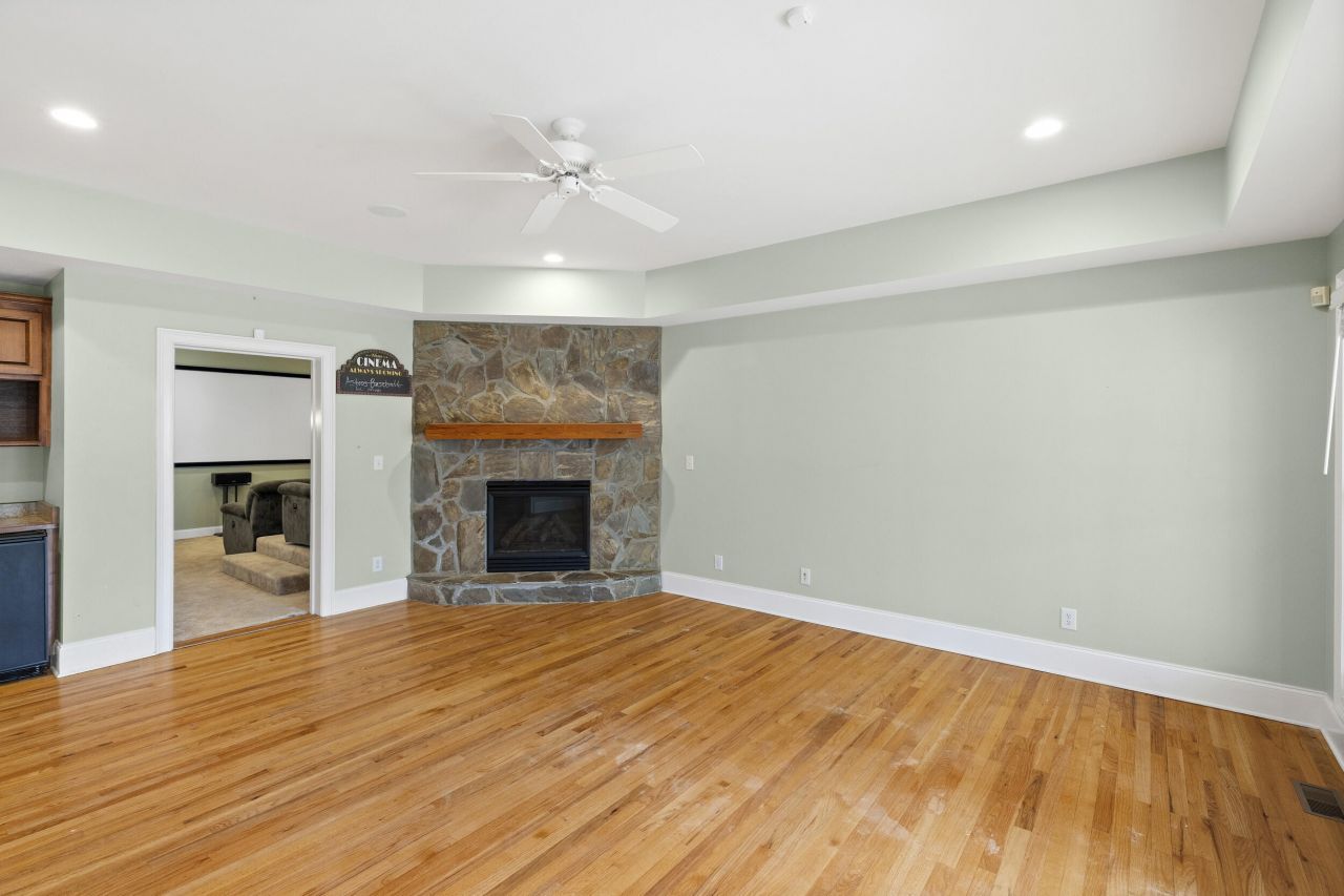 405 Saint Johns Drive Photo 45