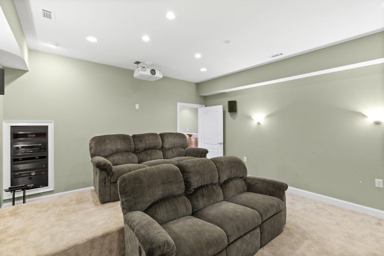 405 Saint Johns Drive Photo 47