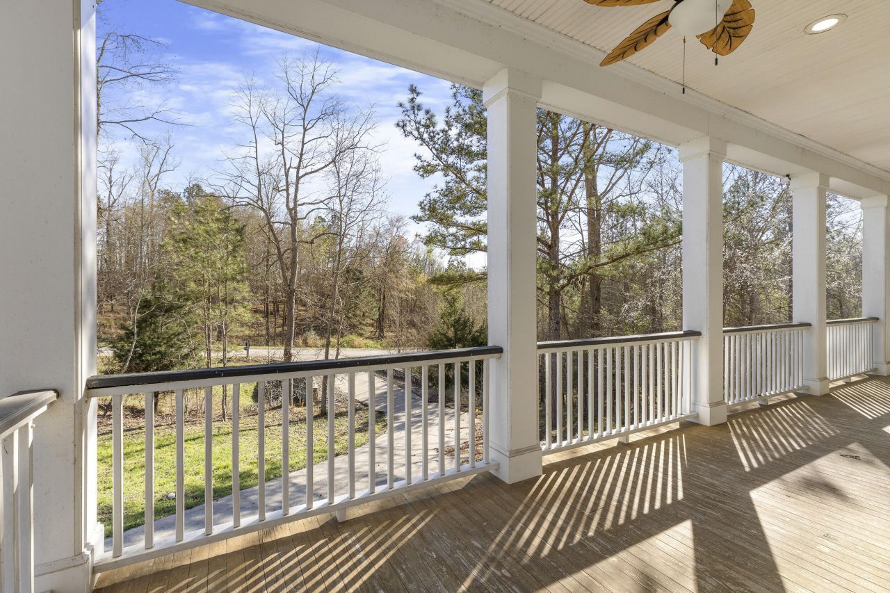 405 Saint Johns Drive Photo 7