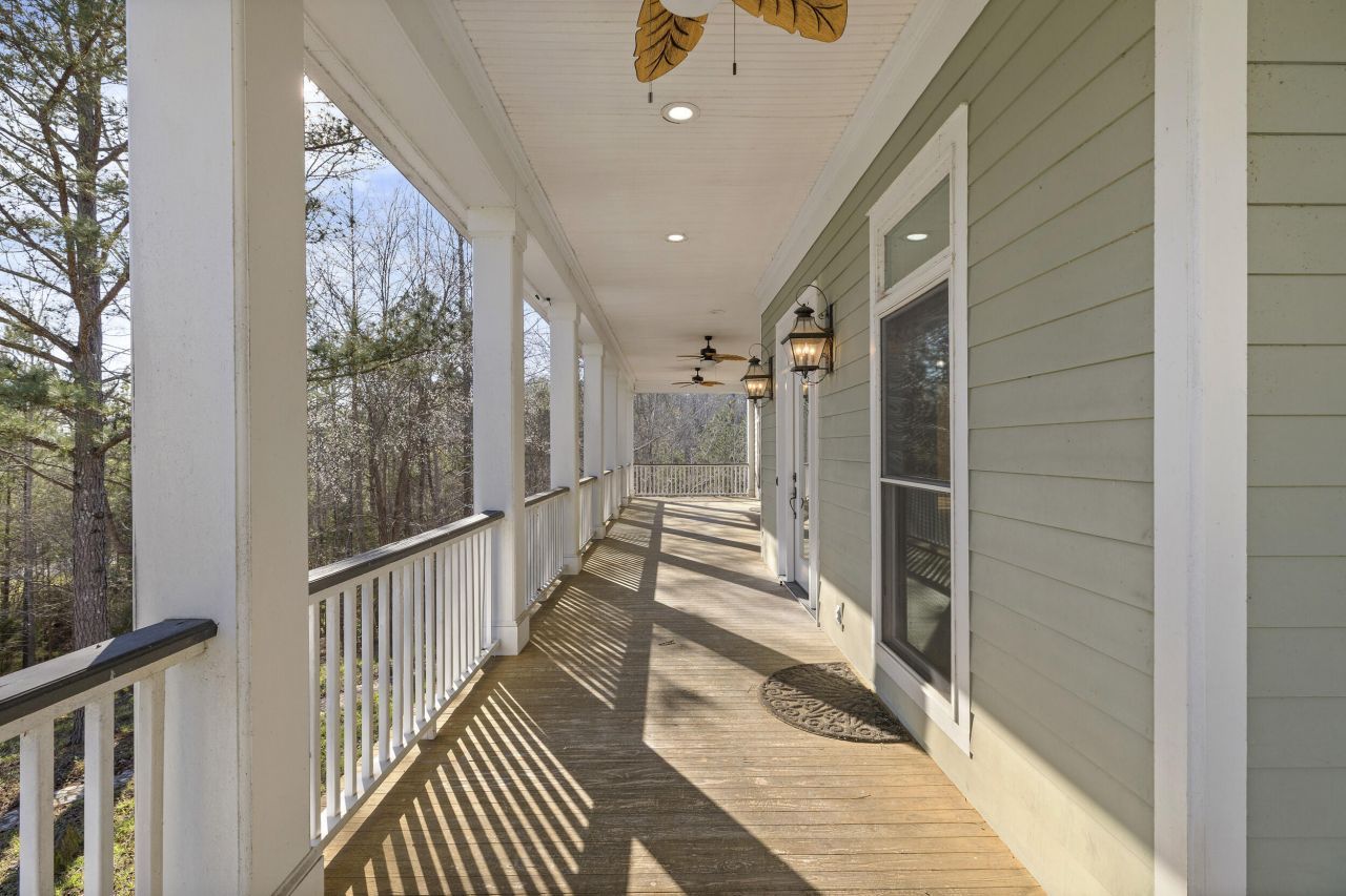 405 Saint Johns Drive Photo 8