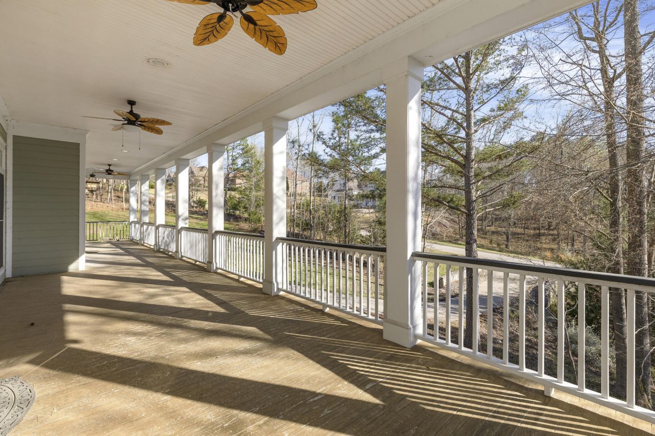 405 Saint Johns Drive Photo 9