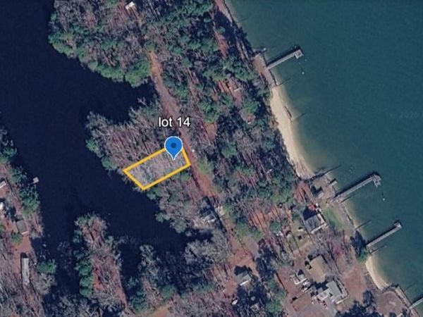 14 Warner Rd, HAGUE, VA 22469