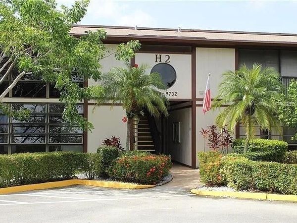 9728 S Belfort Circle, Unit 206, Tamarac, FL 33321