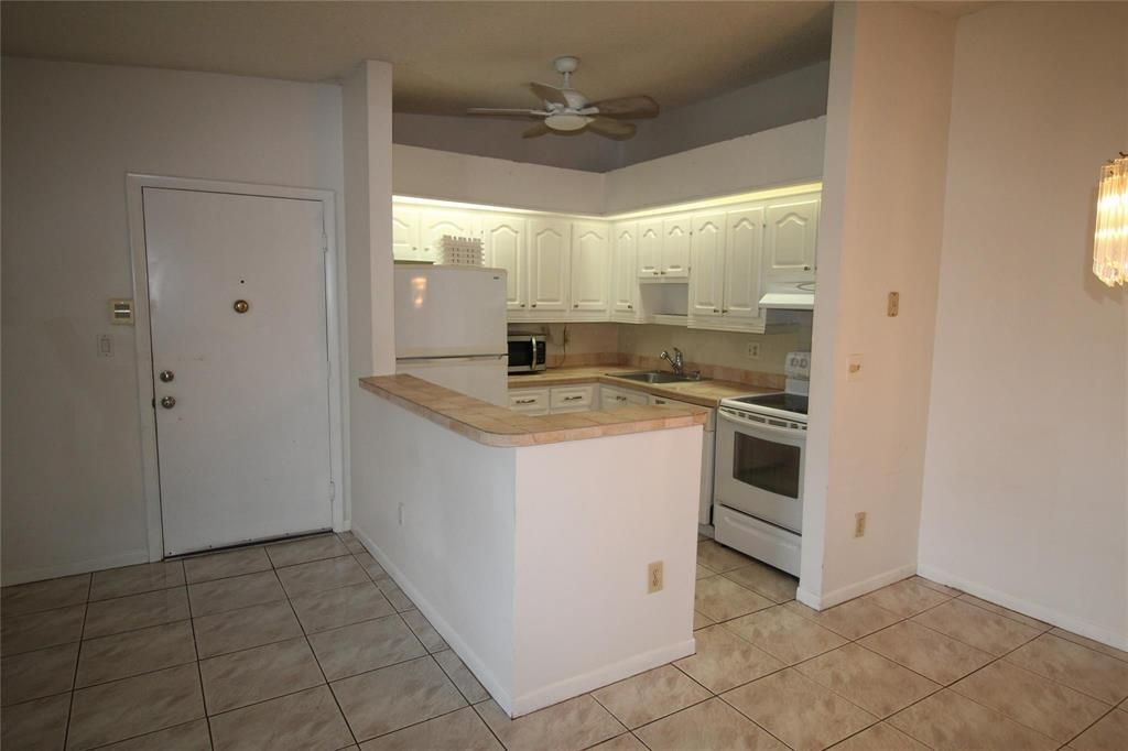 9728 S Belfort Circle, Unit 206, Tamarac, FL 33321 Photo