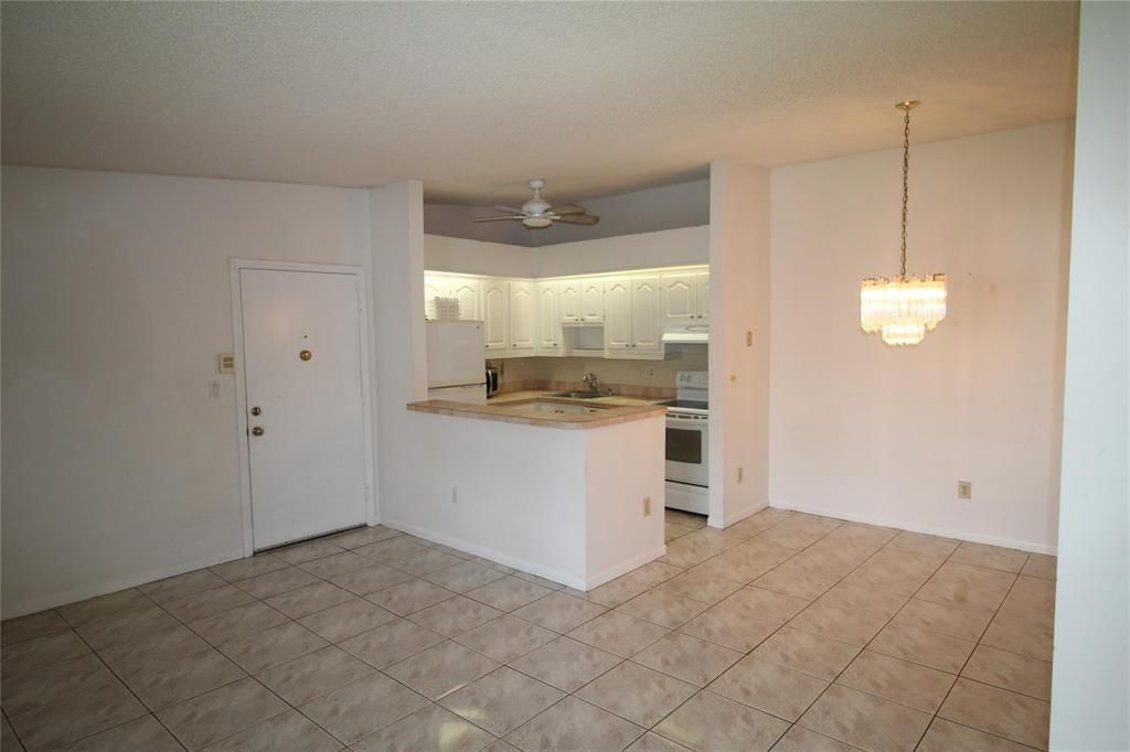9728 S Belfort Circle, Unit 206, Tamarac, FL 33321 Photo