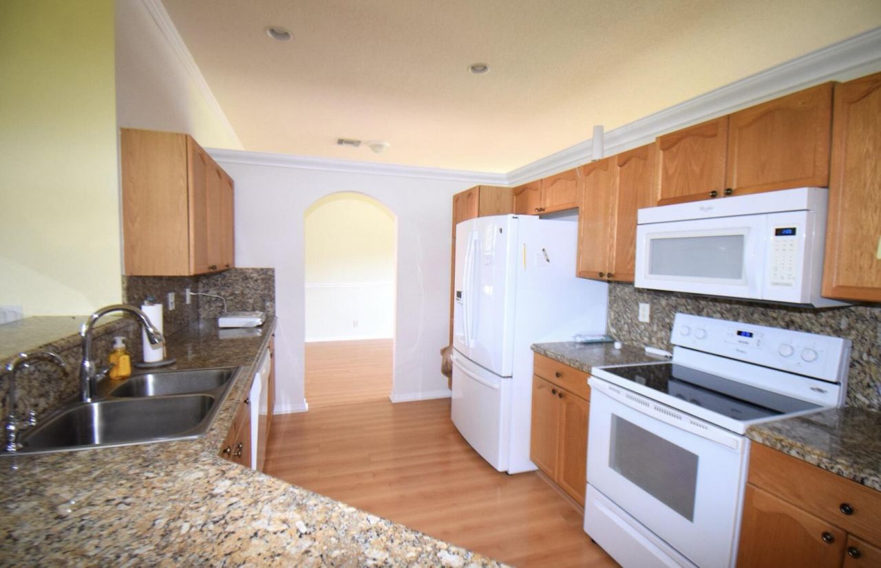2215 Hypoluxo Rd Road, Lantana, FL 33462 Photo