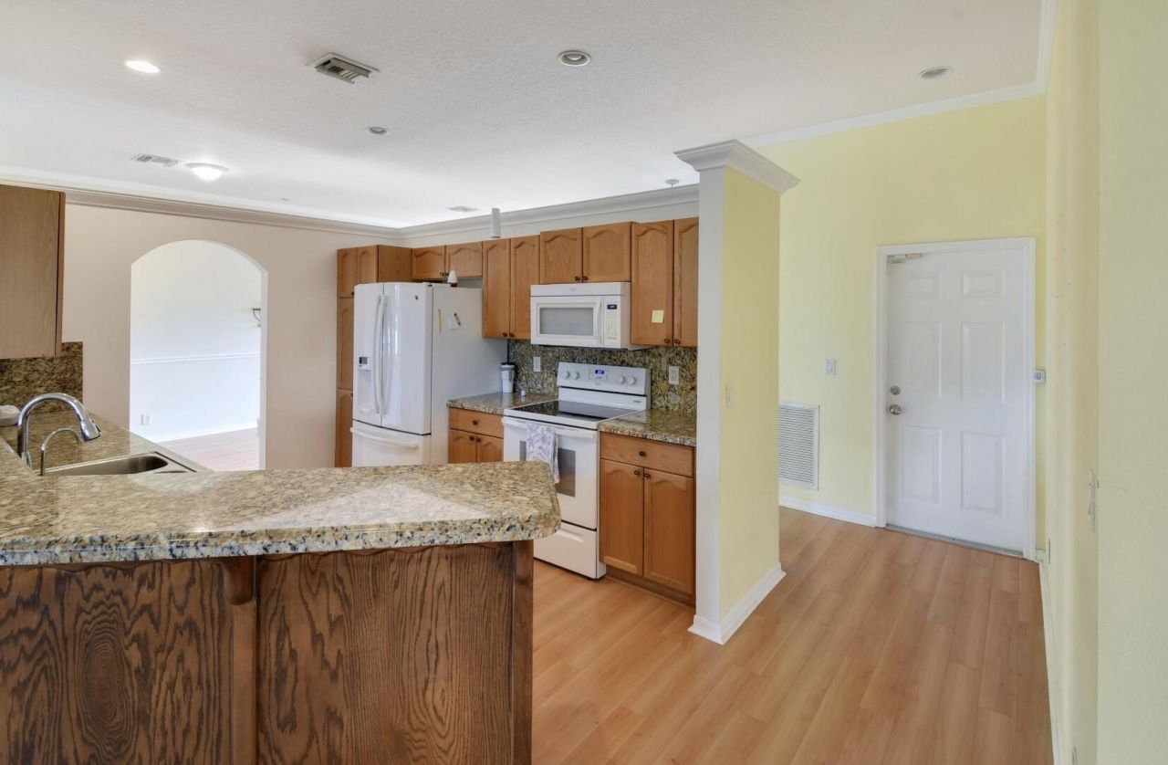 2215 Hypoluxo Rd Road, Lantana, FL 33462 Photo